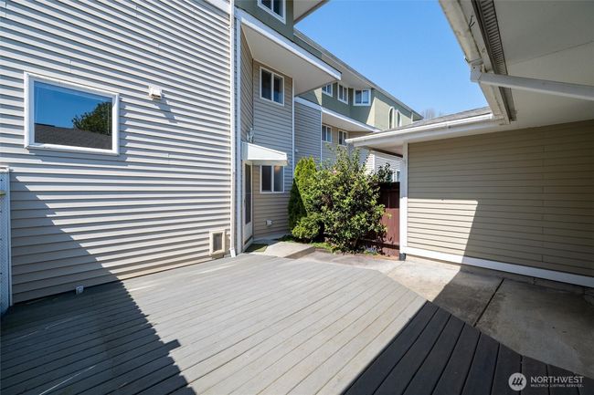 Private, fully fenced front patio | Image 5