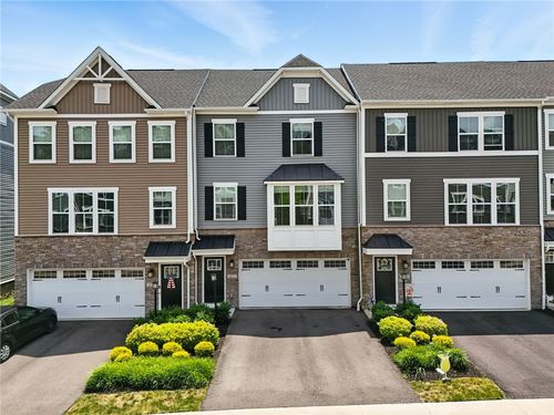 4022 Crown Dr, South Park, PA, 15129-5575 | Card Image