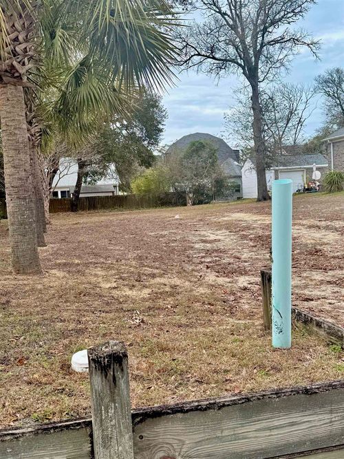 502 3rd Ave S, North Myrtle Beach, SC, 29582-3249 | Card Image