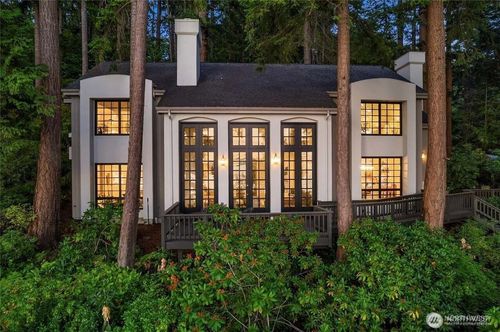16818 Marine Dr, Stanwood, WA, 98292-9127 | Card Image
