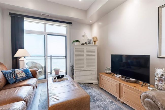 404 - 35 Southshore Cres, House attached with 2 bedrooms, 2 bathrooms and 2 parking in Stoney Creek ON | Image 5
