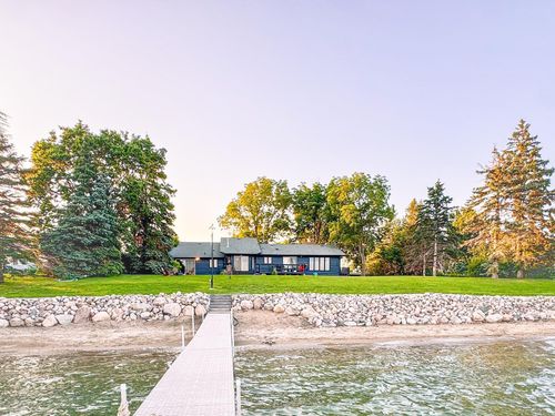 38498 N Shore Dr, Battle Lake, MN, 56515-4404 | Card Image