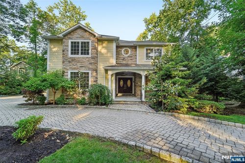 35 Franklin Tpke, Allendale, NJ, 07401-2209 | Card Image