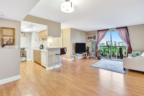 apt-905-816 Nw 11th St, Miami, FL, 33136-3124 | Card Image