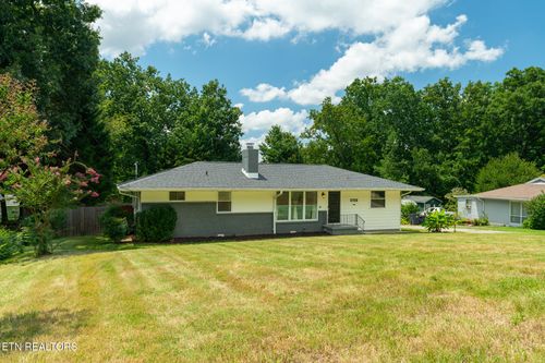 5705 Wassman Rd, Knoxville, TN, 37912-3053 | Card Image