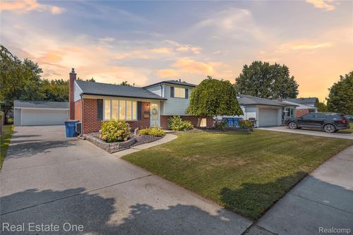 32717 Beechwood Dr, Warren, MI, 48088-6204 | Card Image