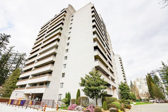 901 - 4194 Maywood Street, Condo with 2 bedrooms, 1 bathrooms and 2 parking in Burnaby BC | Image 2