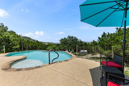 136 Lakeridge Loop, Lakehills, TX, 78063-6232 | Card Image