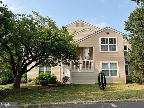 2608 Beacon Hill Dr, SOUTHAMPTON, PA, 18966-2543 | Card Image