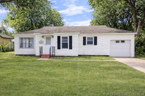 524 S Liberty Ave, Okmulgee, OK, 74447-5326 | Card Image