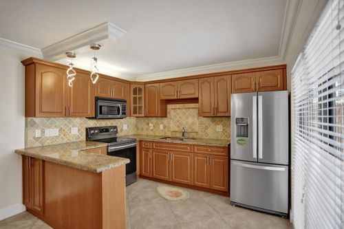 257 Lake Arbor Dr, Palm Springs, FL, 33461-2161 | Card Image