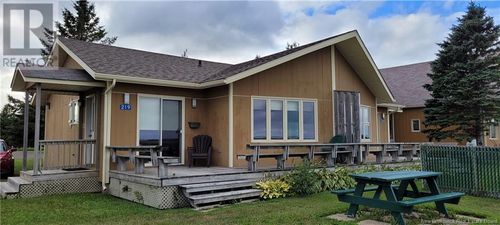 118 Rue York, Richibucto, NB, E4W4K2 | Card Image