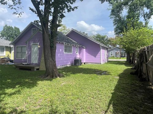 906 Fields St, Richmond, TX, 77469-2833 | Card Image