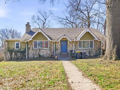 1141 E 75th Ter, Kansas City, MO, 64131-1902 | Card Image