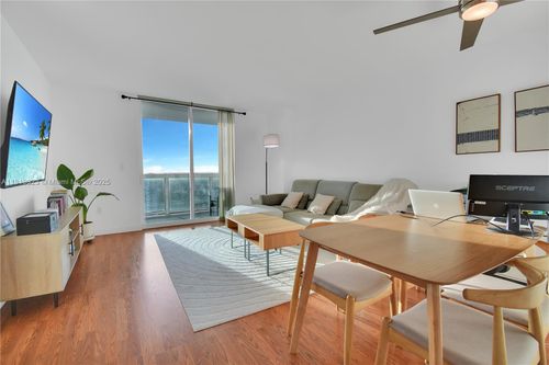 apt-2604-1800 N Bayshore Dr, Miami, FL, 33132-3229 | Card Image