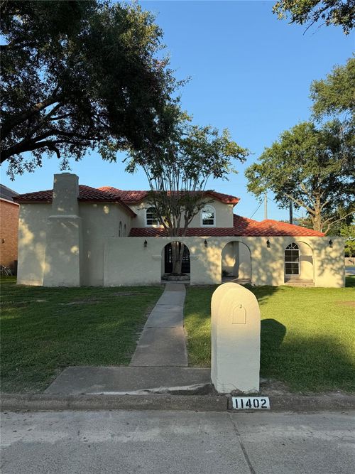 11402 Galbreath Dr, Houston, TX, 77066-3930 | Card Image
