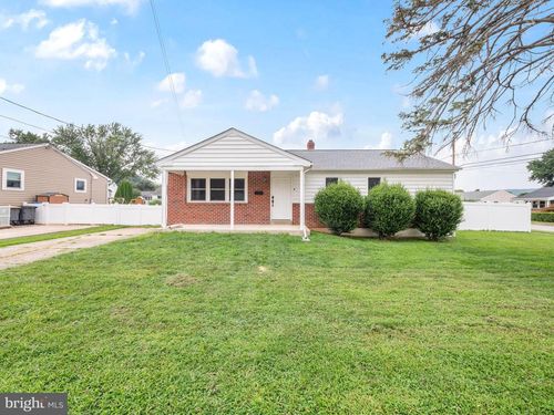 8 Rock Raymond Rd, Downingtown, PA, 19335-2413 | Card Image