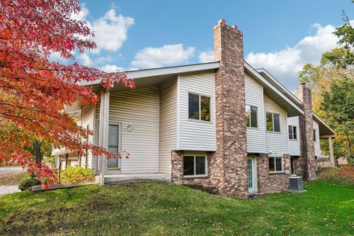 9795 Dorset Ln, Eden Prairie, MN, 55347-3138 | Card Image