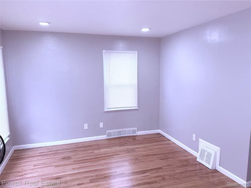 28338 Parkwood St, Inkster, MI, 48141-1750 | Card Image