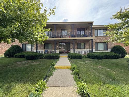 3-4244 N 104th Street, MILWAUKEE, WI, 53222 | Card Image
