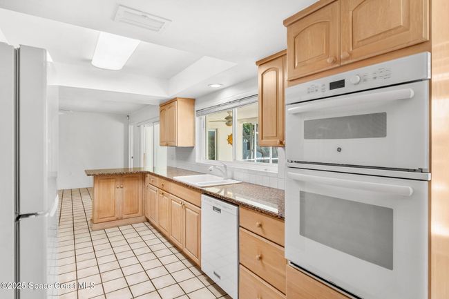 Kitchen | Image 10