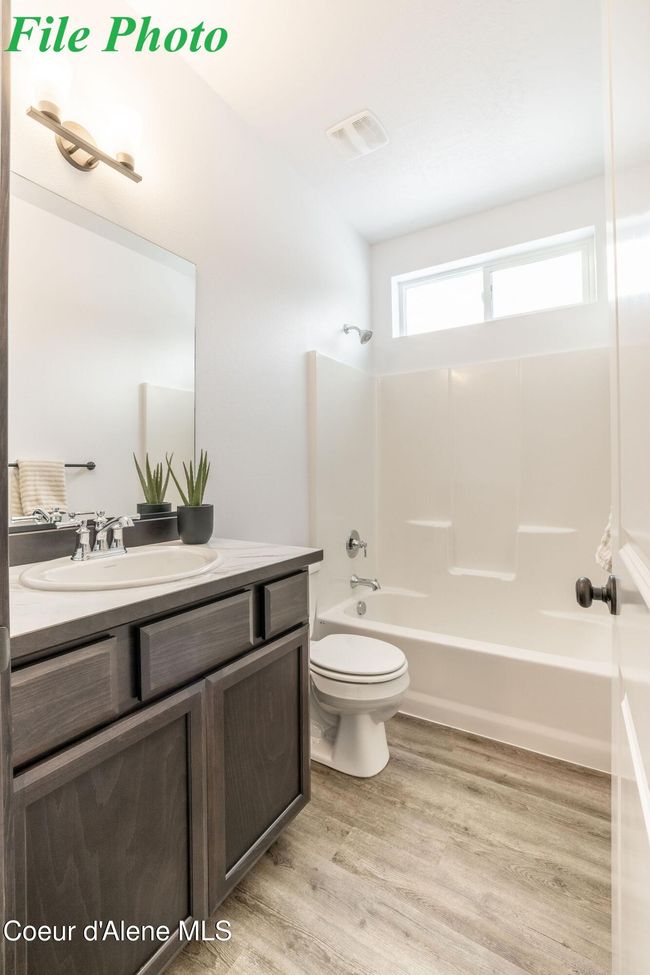 7865 N Mocha Loop, Townhouse with 2 bedrooms, 2 bathrooms and null parking in Coeur D Alene ID | Image 7