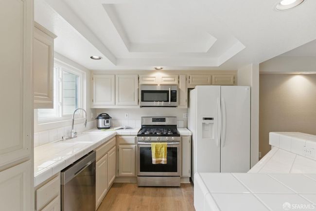 Pancakes anyone? The stove has a griddle | Image 20