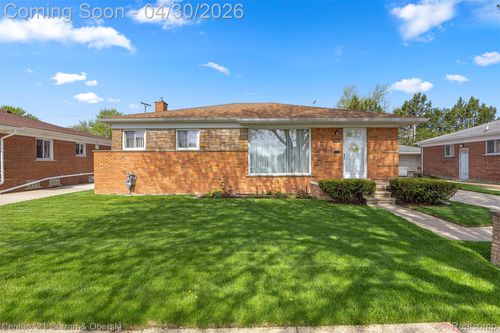 8262 Vine Ave, Allen Park, MI, 48101-1637 | Card Image