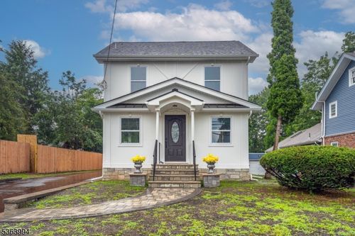 11 Raymond Ave, Plainfield, NJ, 07062-1335 | Card Image