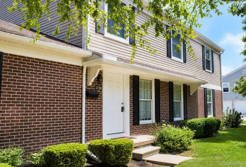 2708 Glenbridge Ct, Ann Arbor, MI, 48104-6728 | Card Image