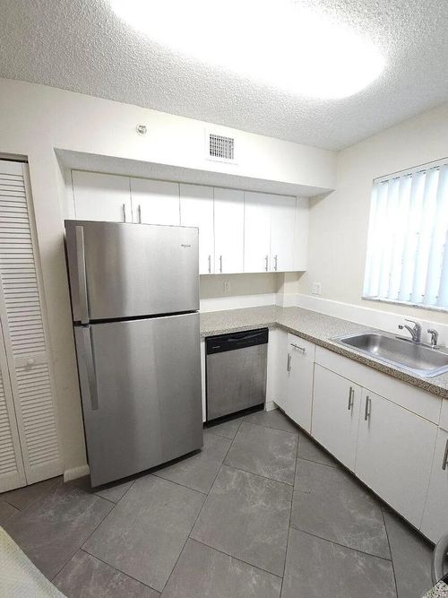 205-751 N Pine Island Rd, Plantation, FL, 33324-1391 | Card Image