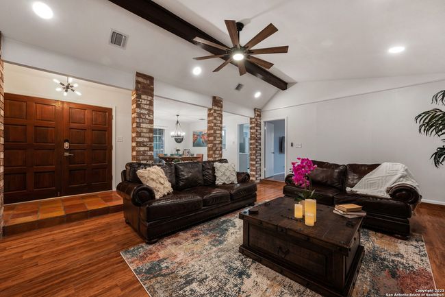 8318 Kyle Rote St, House other with 3 bedrooms, 2 bathrooms and null parking in San Antonio TX | Image 5