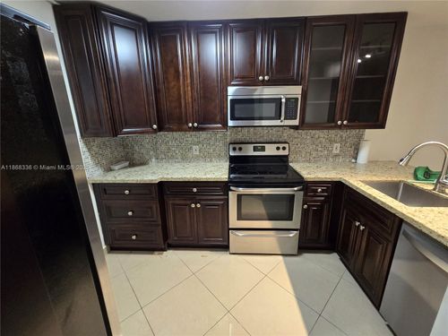 apt-2h-115 Royal Park Dr, Oakland Park, FL, 33309-5845 | Card Image