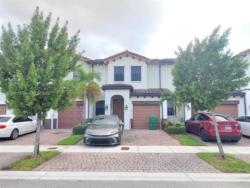 8860 Nw 103rd Path, Doral, FL, 33178-4651 | Card Image