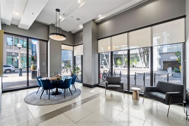 3501 - 19 Grand Trunk Cres, Condo with 1 bedrooms, 1 bathrooms and 1 parking in Toronto ON | Image 5