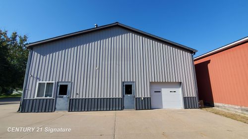 9449 Genesee St, New Lothrop, MI, 48460-9799 | Card Image