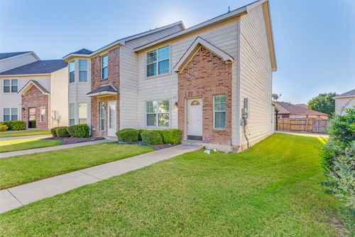 5616 Giddyup Ln, Fort Worth, TX, 76179-7351 | Card Image