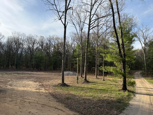 9100 Lovers Ln, Newaygo, MI, 49337-8690 | Card Image