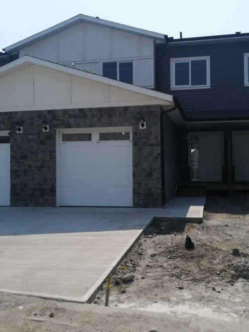 74-351 Monteith Dr Se, High River, AB, T1V0E9 | Card Image
