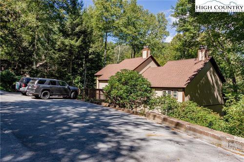 e28-1443 Sugar Mountain Dr, Sugar Mountain, NC, 28604-6985 | Card Image