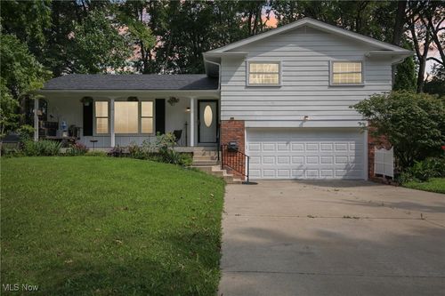 4122 Briarcrest Rd, Toledo, OH, 43623-2122 | Card Image