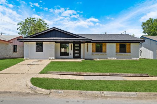 3323 Pacesetter Dr, Dallas, TX, 75241-5943 | Card Image
