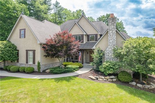 8598 Regency Dr Nw, Massillon, OH, 44646-9594 | Card Image