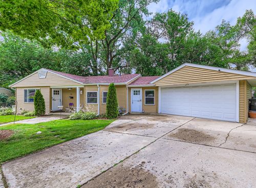 31 Sparrow Ct, Carpentersville, IL, 60110-2268 | Card Image