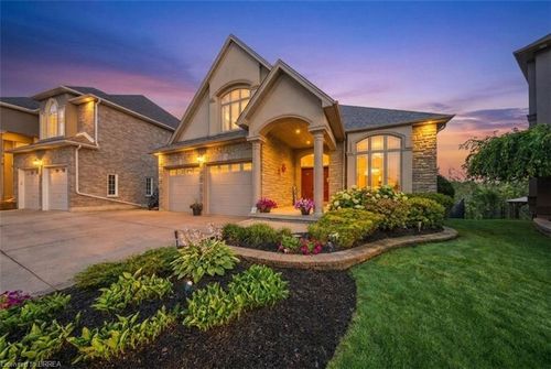 7 Tom Thomson Crt, Brantford, ON, N3R7Z6 | Card Image
