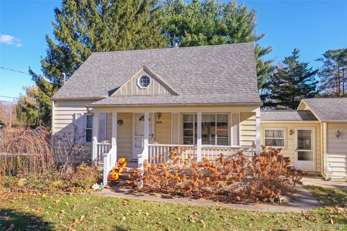544 Warren Ave, Flushing, MI, 48433-1462 | Card Image