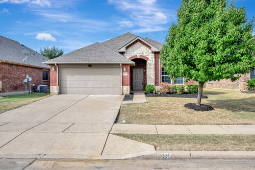 2428 Loreto Dr, Fort Worth, TX, 76177-7285 | Card Image