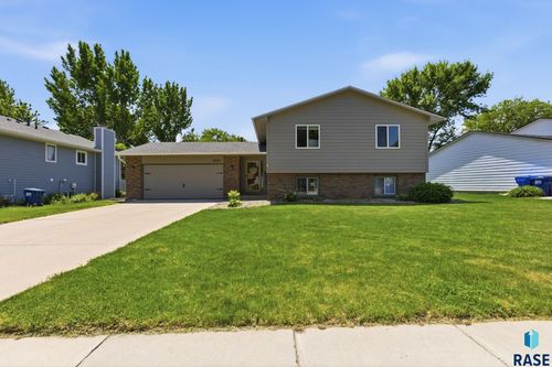 6601 W 32nd St Street, Sioux Falls, SD, 57106 | Card Image