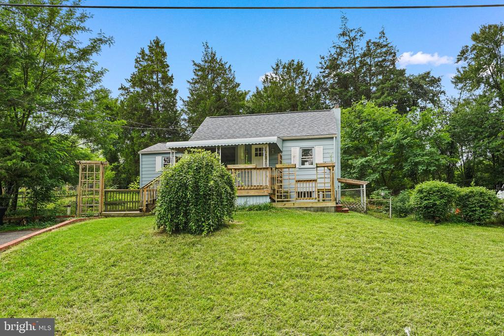 Residential in LINTHICUM HEIGHTS 3