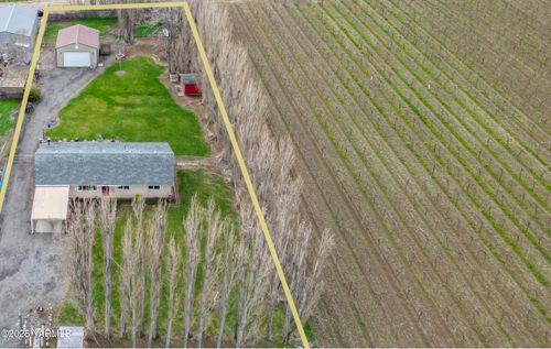 4302 Independence Rd, Sunnyside, WA, 98944-9784 | Card Image